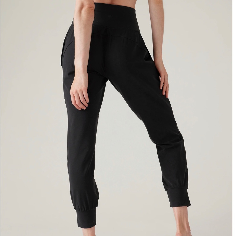 Athleta Salutation Jogger NWT - Picture 5 of 12